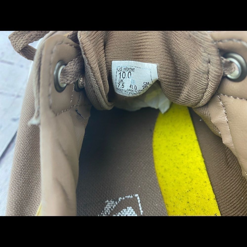 Vans - Picture 6 of 7